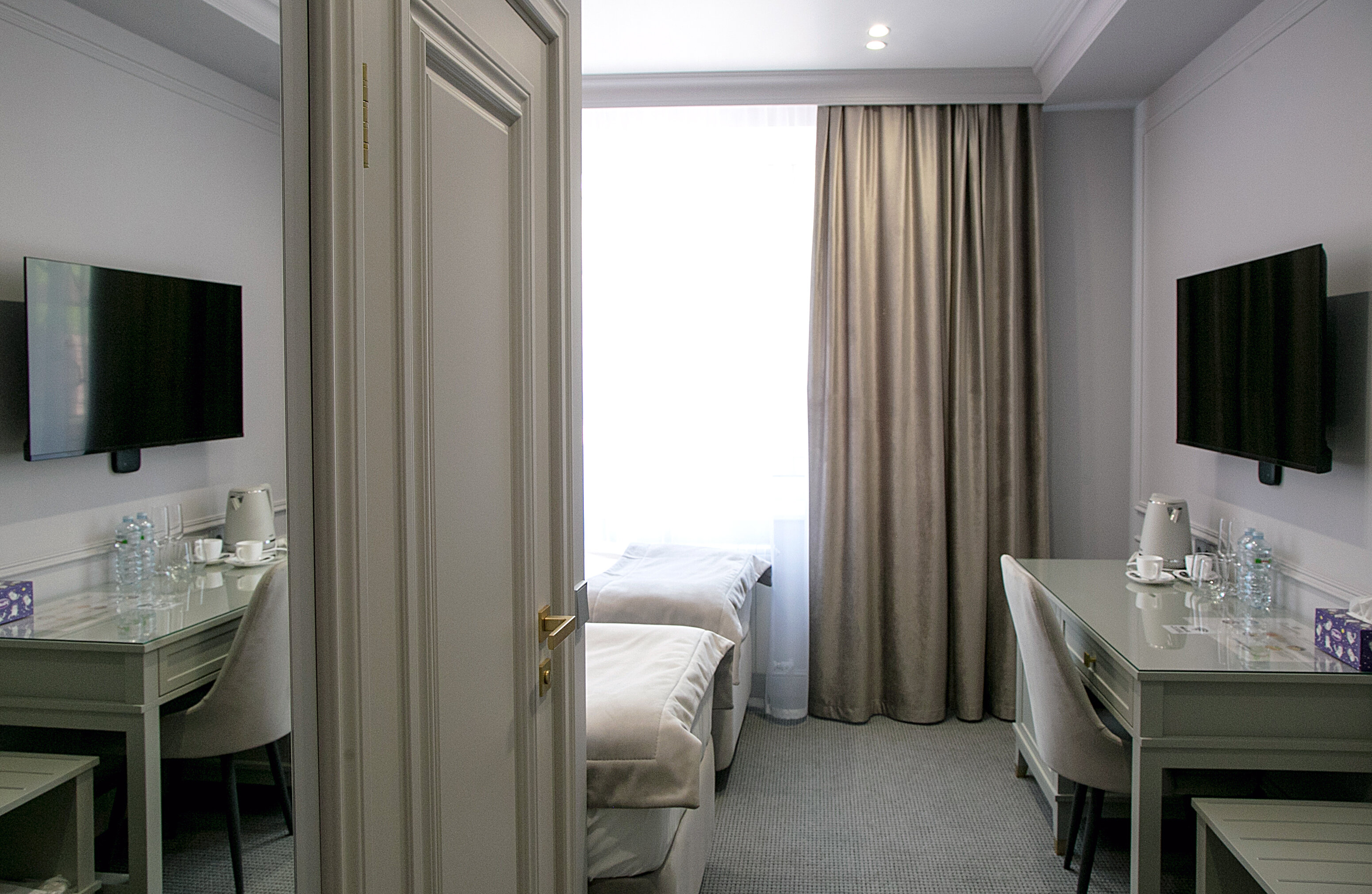 Фото Империя