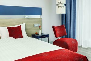 IntercityHotel Enschede (Willem Wilminkplein, 5), hotel