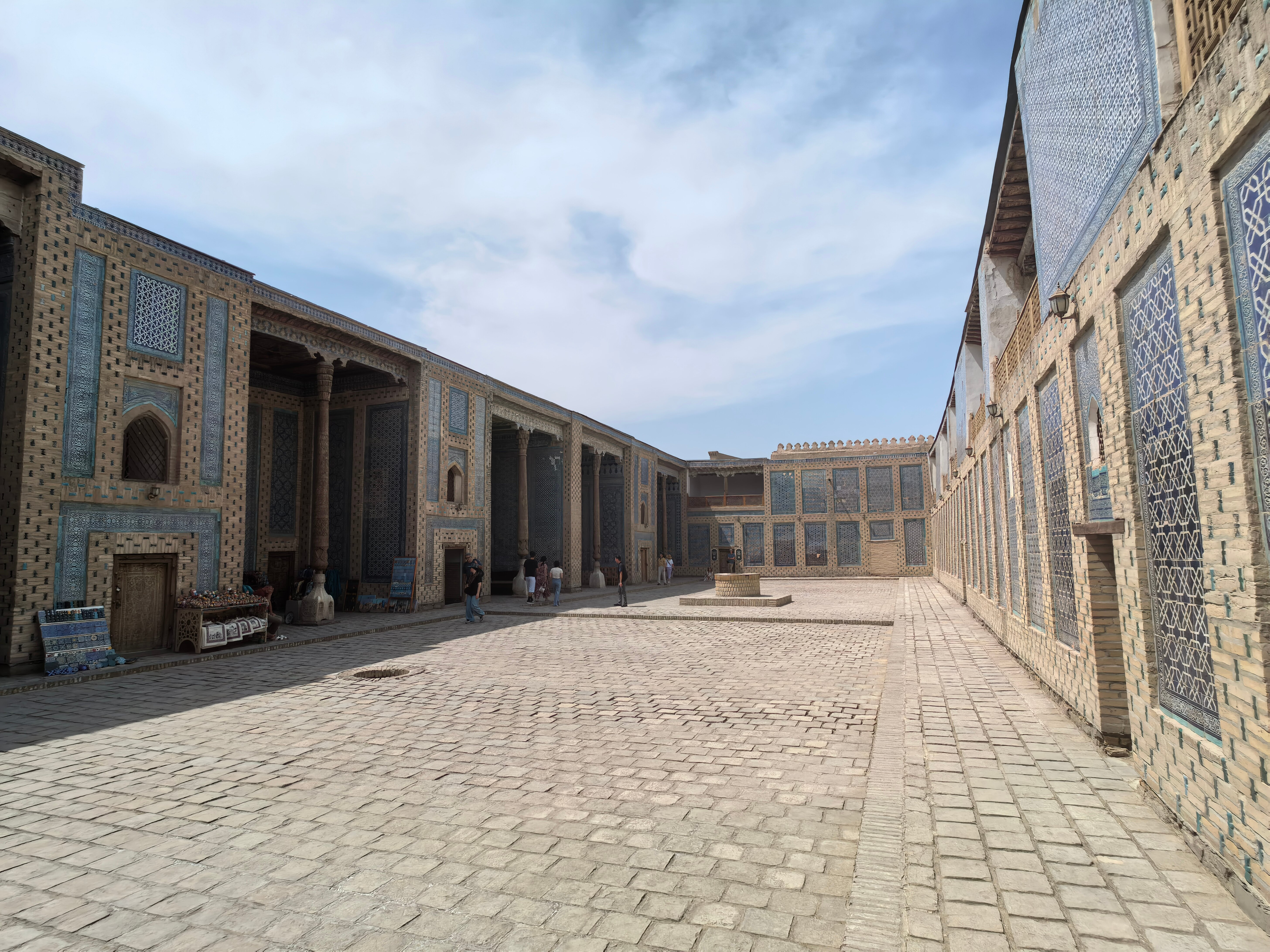 Фото Mirza Boshi Hostel