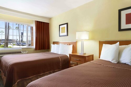 Гостиница Howard Johnson by Wyndham San Diego Sea World в Сан-Диего