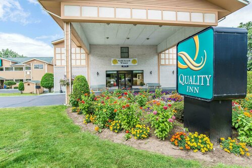 Гостиница Quality Inn Shelburne - Burlington