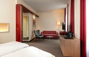Movenpick Hotel Munster (Münster, Kardinal-von-Galen-Ring, 65), hotel