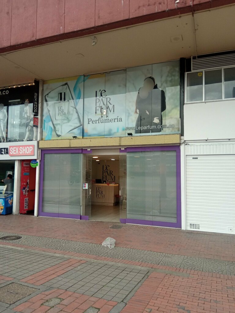 Perfume and cosmetics shop Leparfum, Bogota, photo