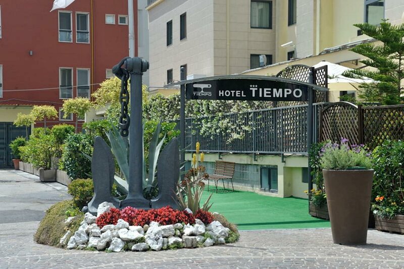 Гостиница Hotel Tiempo в Неаполе