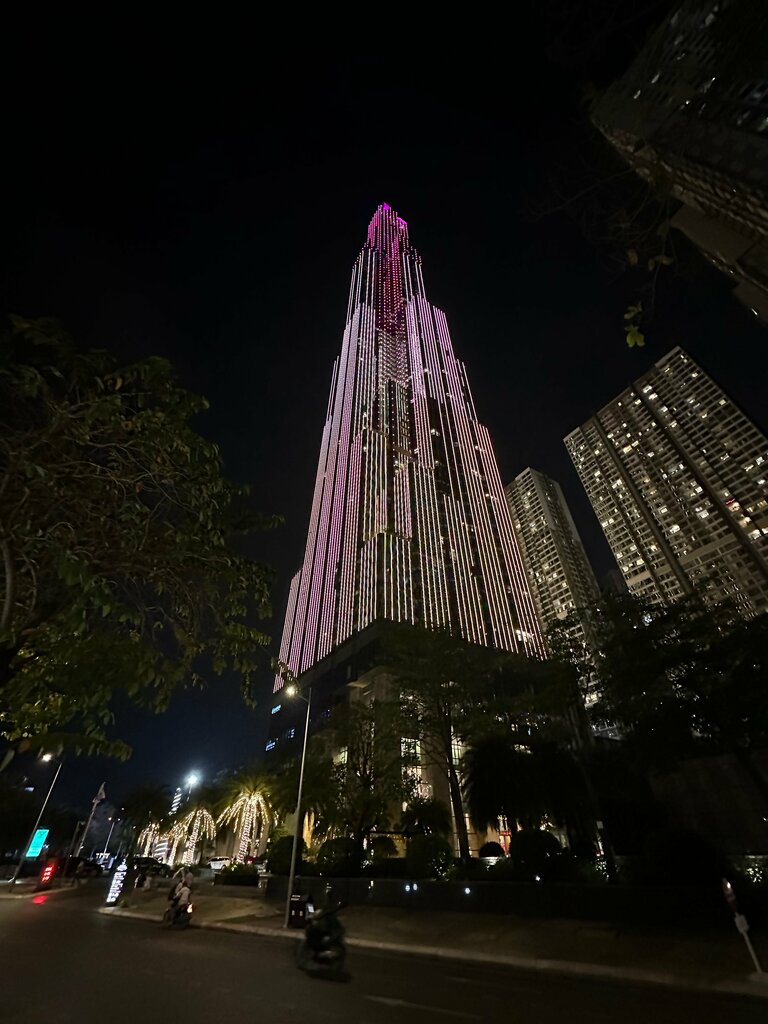 Landmark, attraction Landmark 81, Ho Chi Minh, photo