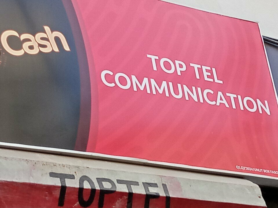 Mobile phone store Top tel, Karachi, photo