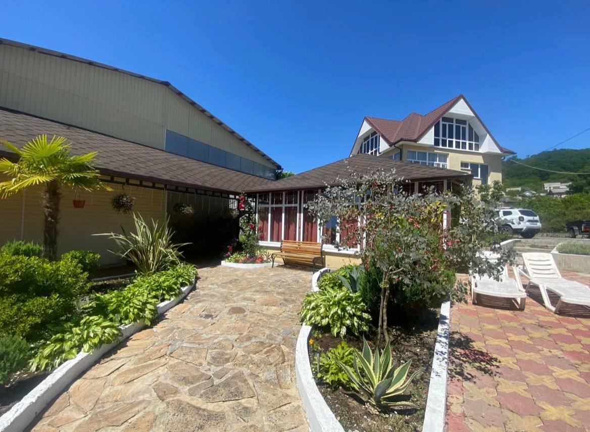 Фото отеля 1