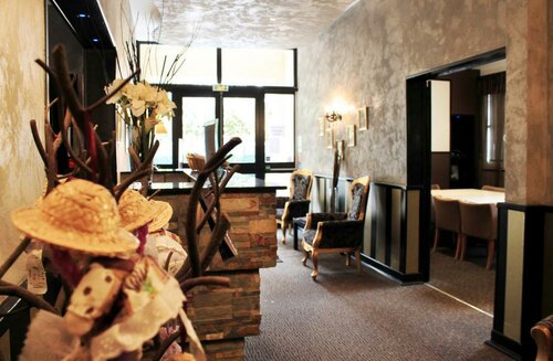Гостиница Adonis Sanary Grand Hotel des Bains в Санари-сюре-Мер