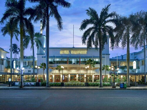 Гостиница Hotel Majapahit Surabaya - MGallery в Сурабае