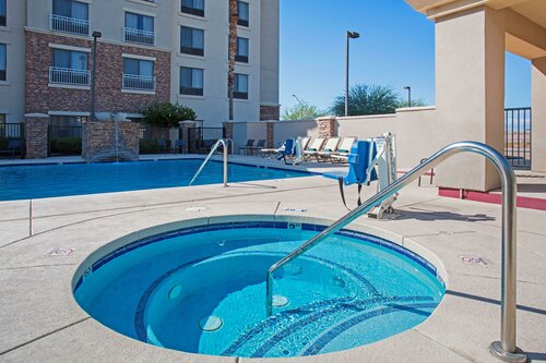 Гостиница Hilton Garden Inn Phoenix/Avondale