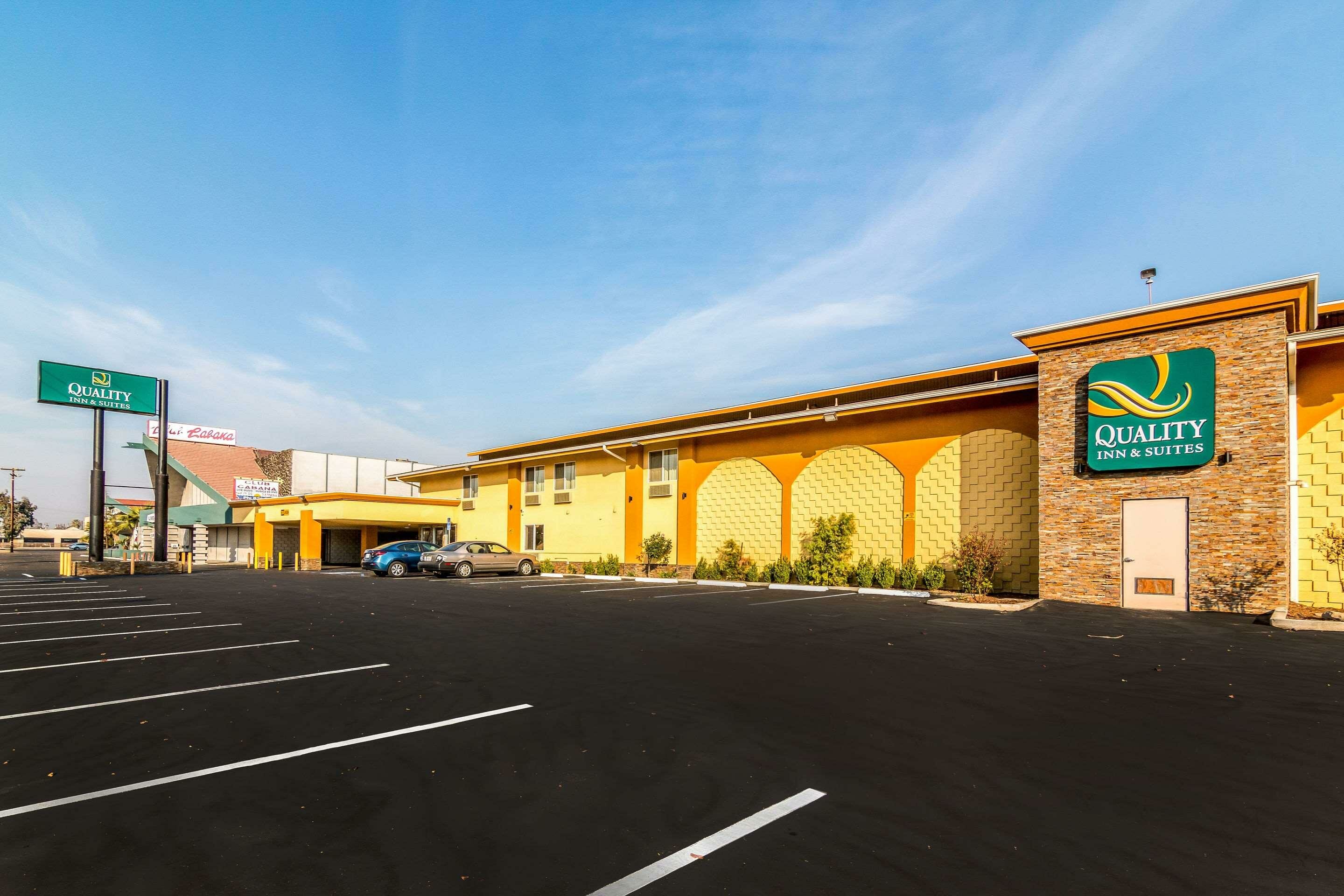 Фото Quality Inn & Suites near Downtown Bakersfield