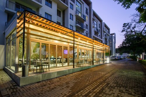 Внешний вид отеля The Capital on Bath в Розебанке, фото 1