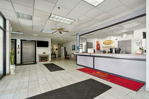 Гостиница Econo Lodge Inn & Suites в Ватерлоо