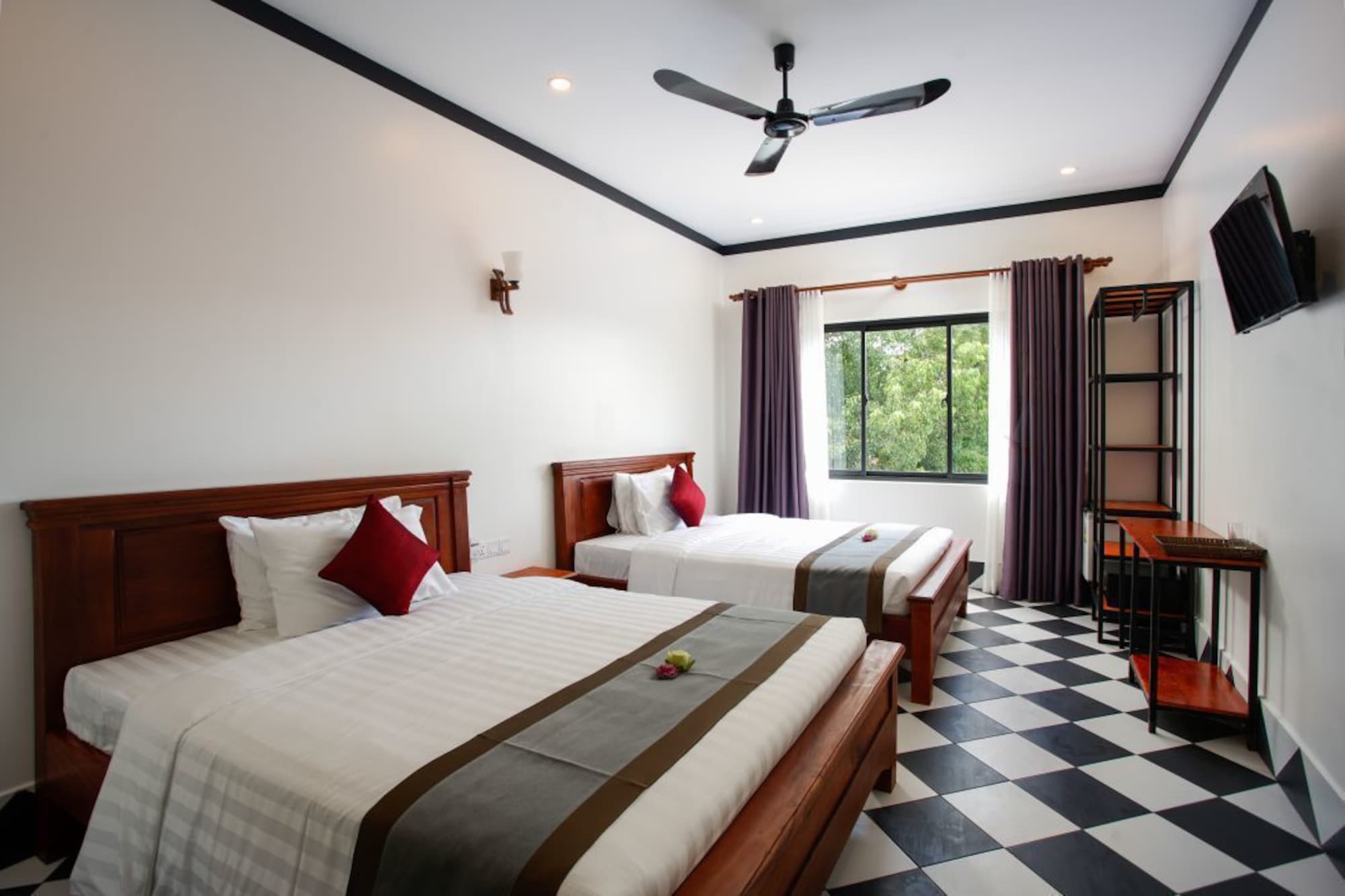 Фото Noni Tree Hostel