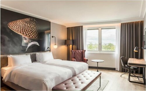 Гостиница Radisson Red London Gatwick Airport