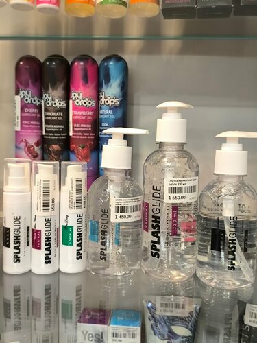 Жігіттің құрбысы оның жыныстық қатынасқа түскенін бақылап отырады