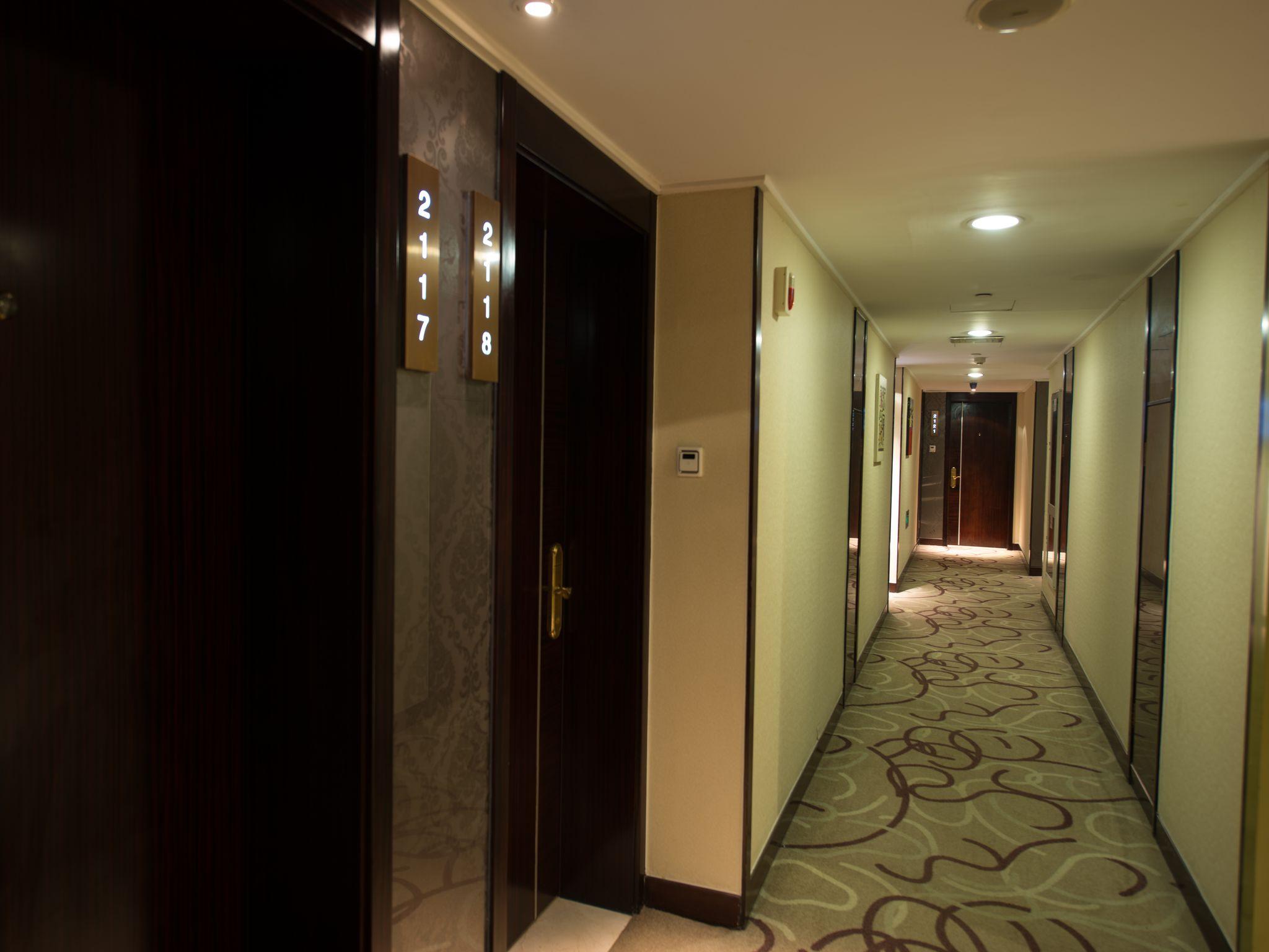 Фото Yimei Plaza Hotel