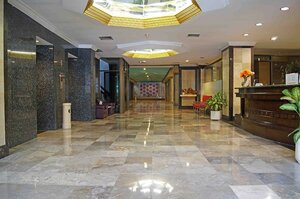 Гостиница Hotel Grand Surabaya