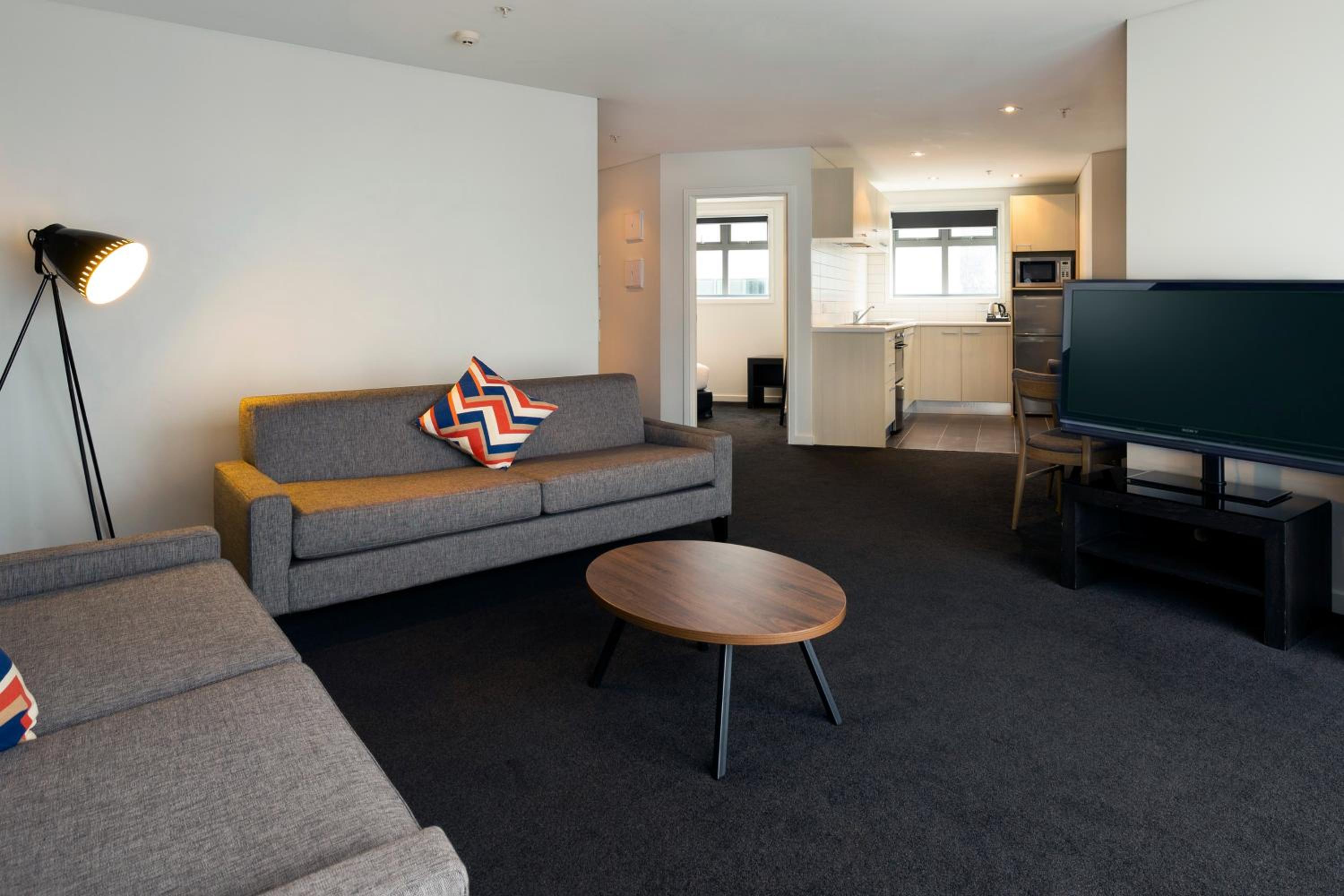 Фото Oaks Auckland Hotel