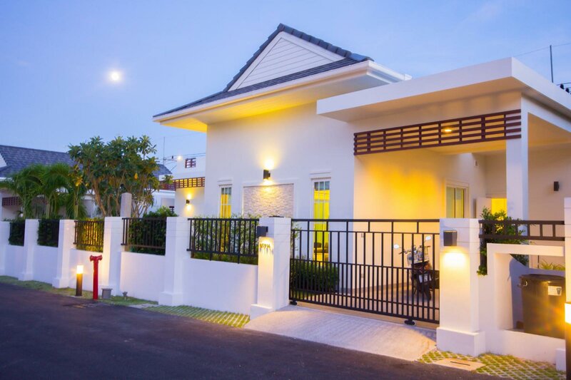 Гостиница Luxury House in Hua Hin