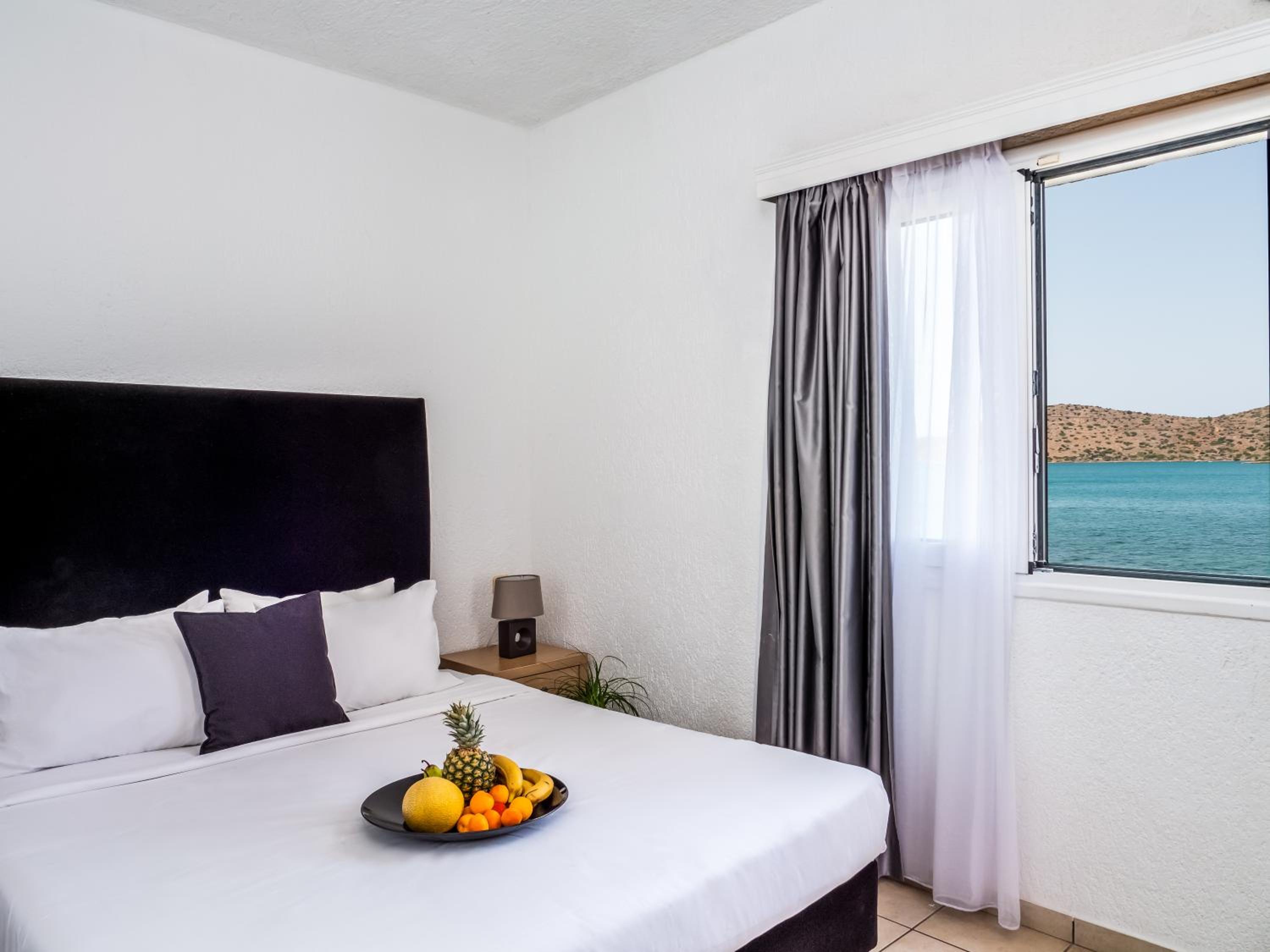 Фото Elounda Alikes Suites & Studios