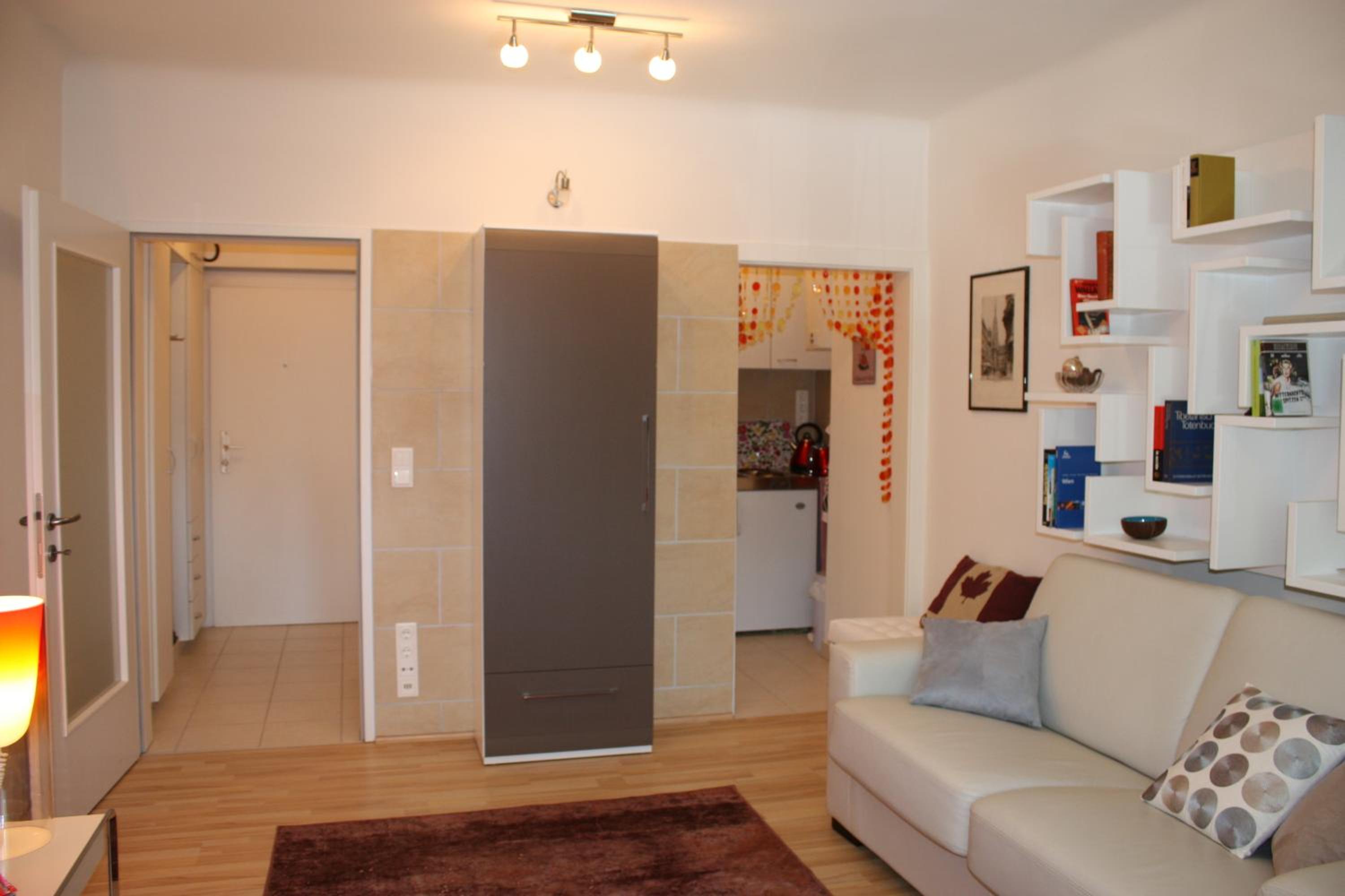 Фото GoVienna - Charming Studio