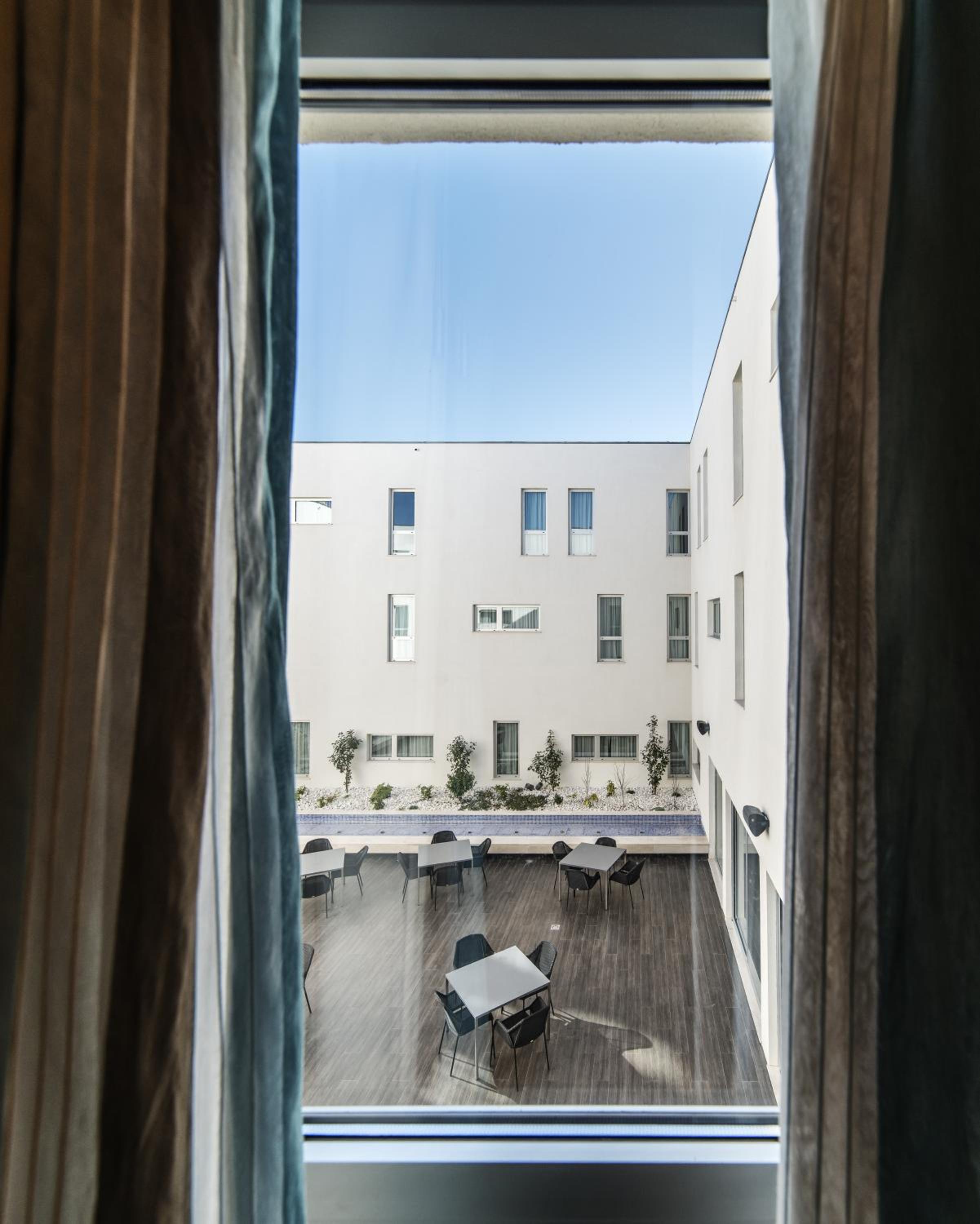 Фото Moov Hotel Évora