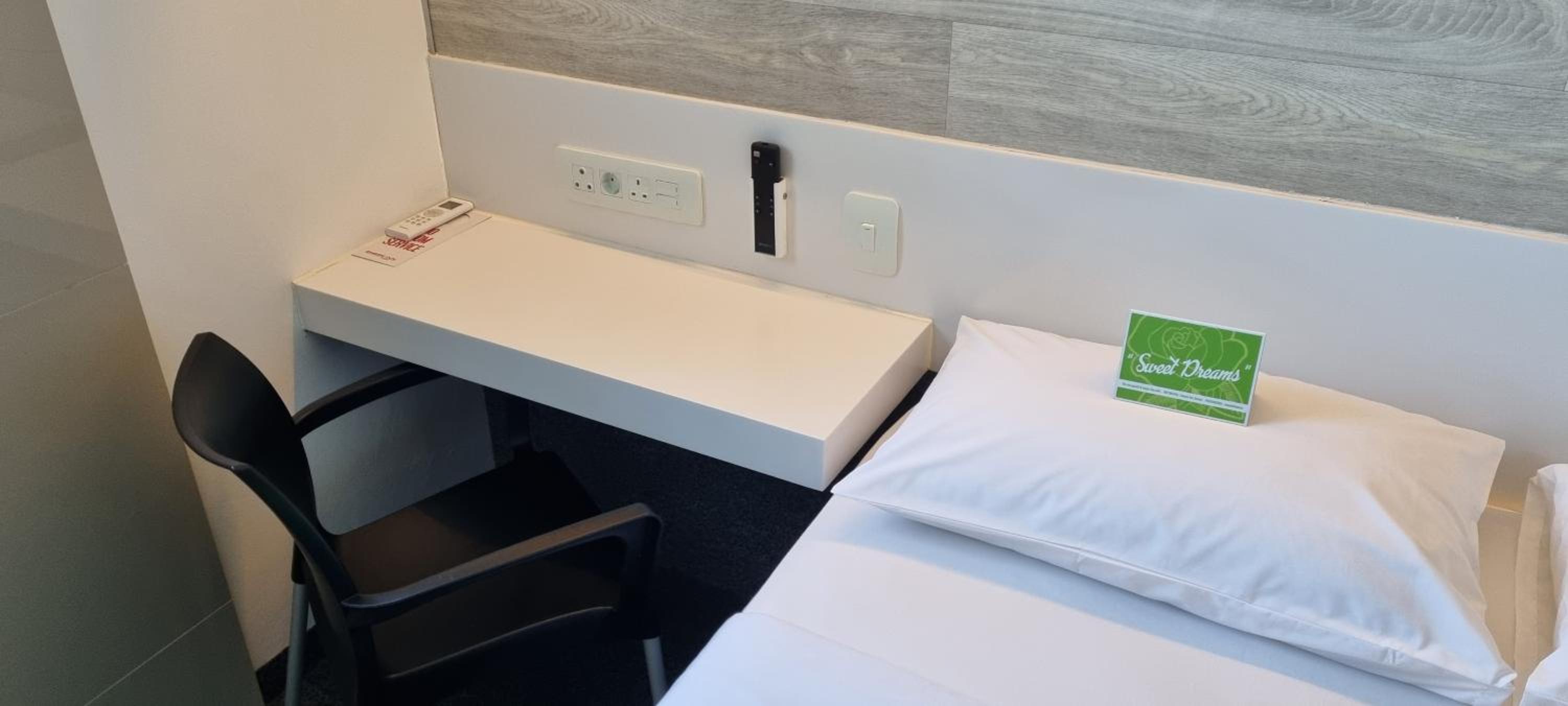 Фото Check Inn Hotel