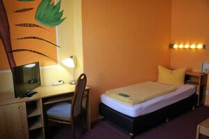 Hotel Graf Pückler (Berlin, Schönwalder Straße, 21), hotel