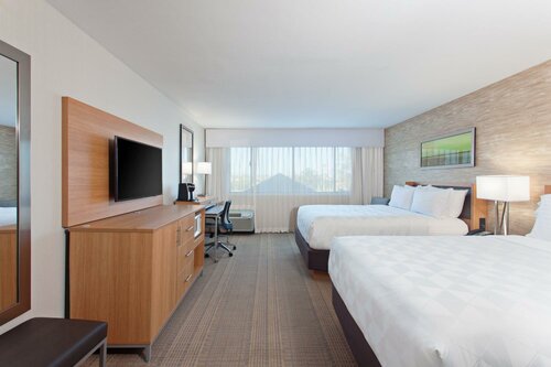 Гостиница Holiday Inn Palmdale-Lancaster, an Ihg Hotel в Палмдэйле
