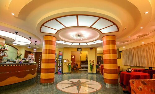 Гостиница Hotel Cavour Cesenatico в Чезенатико