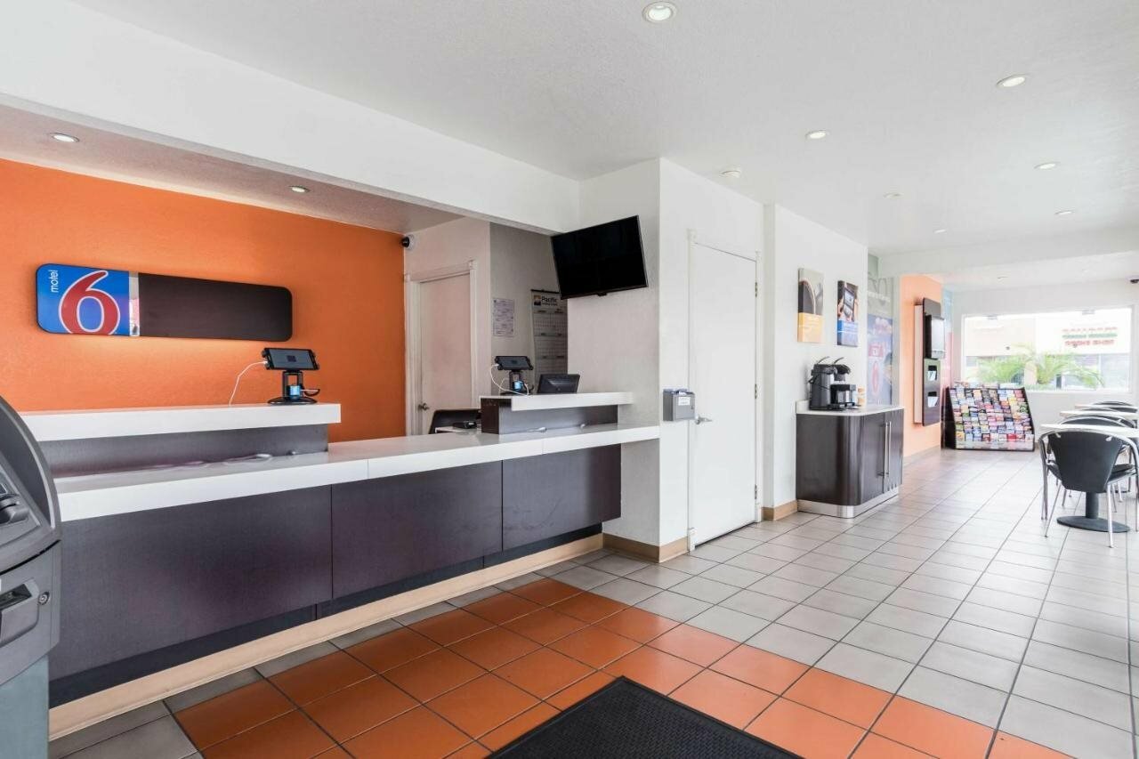 Фото Motel 6 Long Beach, Ca - International City