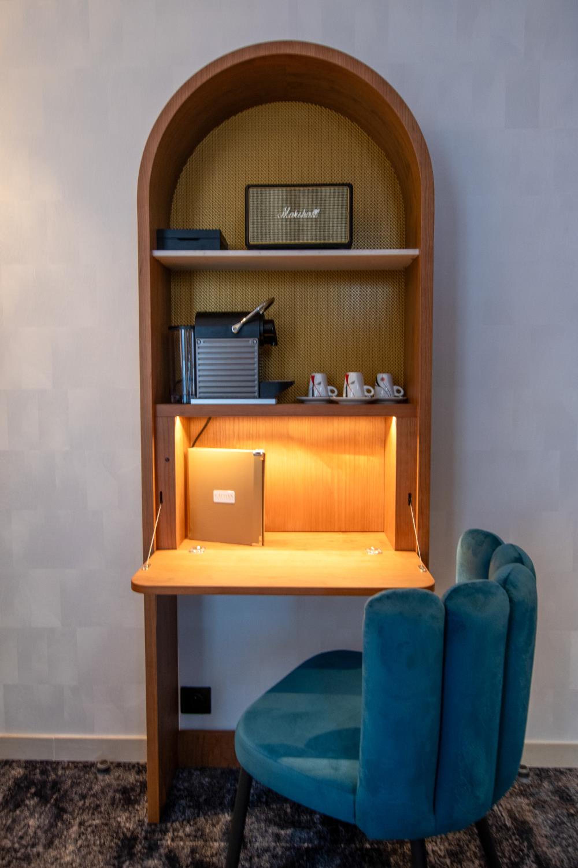 Фото Hôtel du Cadran by Collection Vesper