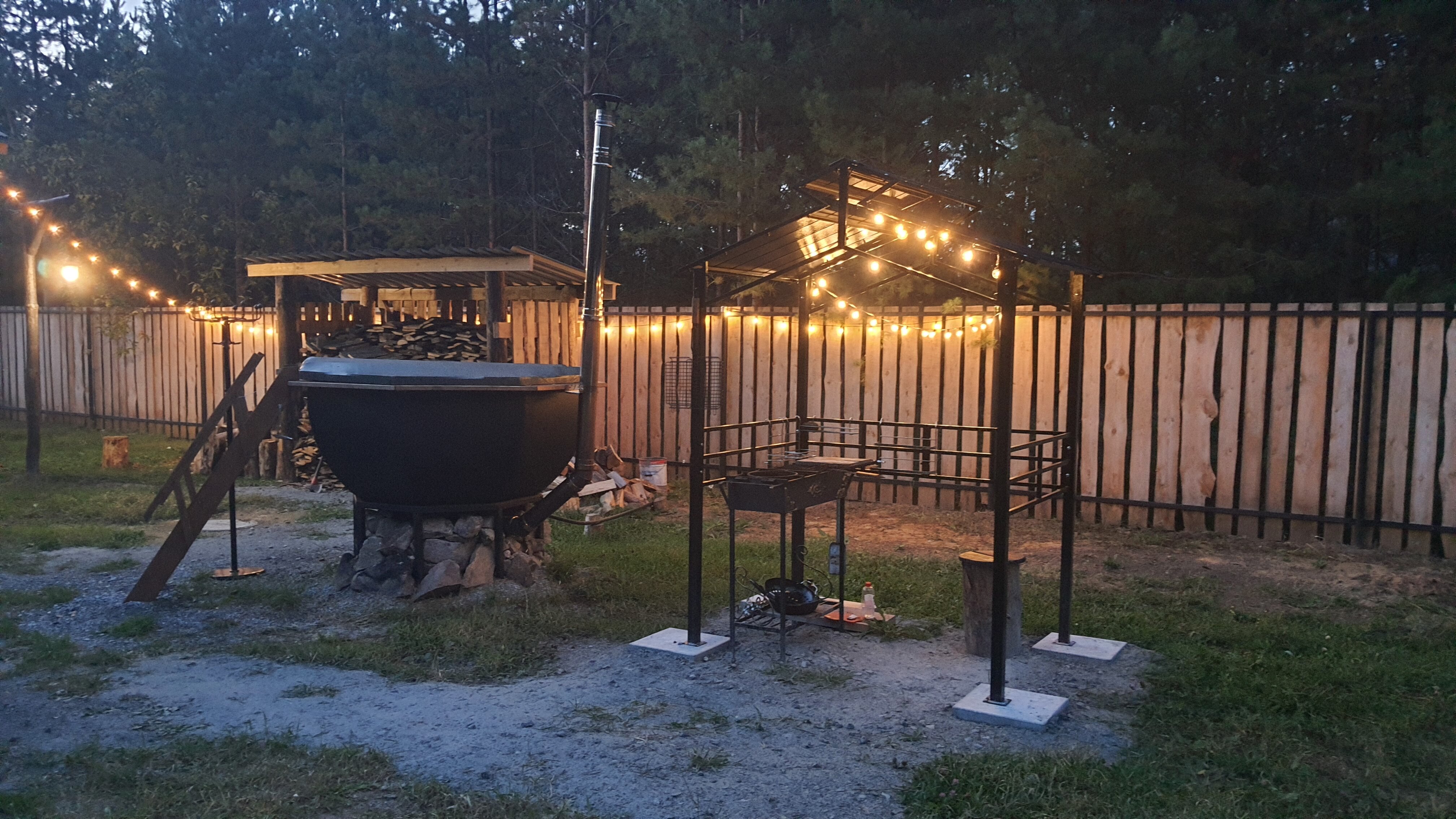 Фото Домик под соснами