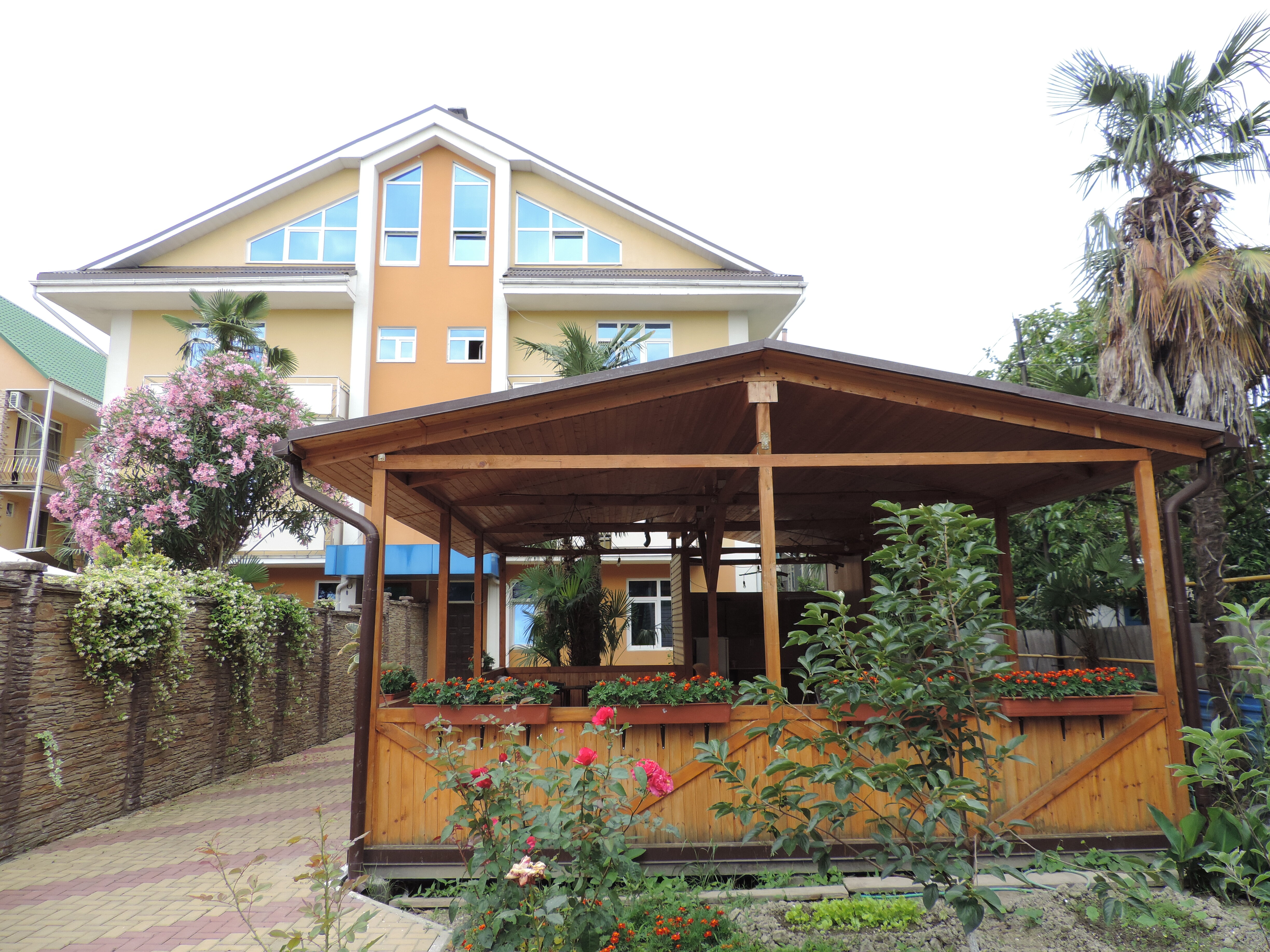 Фото отеля 1