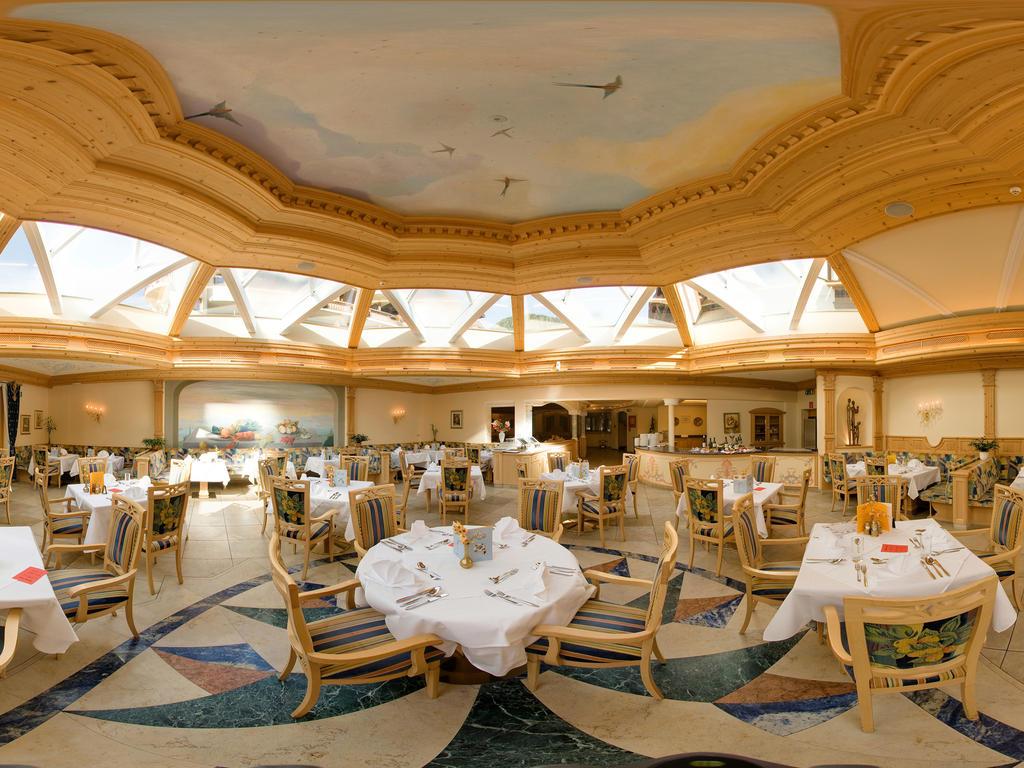 Фото Strass - Sport & SPA Hotel