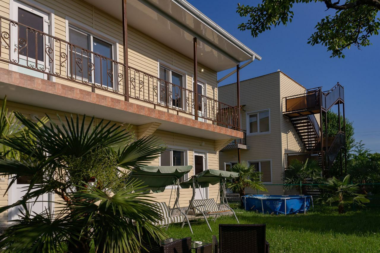 Фото отеля 2