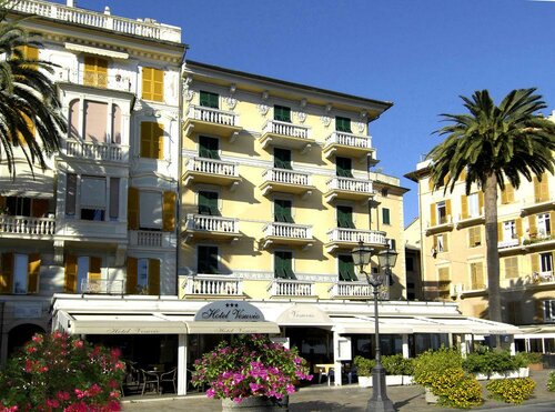 Гостиница Hotel Vesuvio в Рапалло