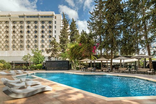 Гостиница Golden Tulip El Mechtel