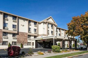 Гостиница Quality Inn Downtown