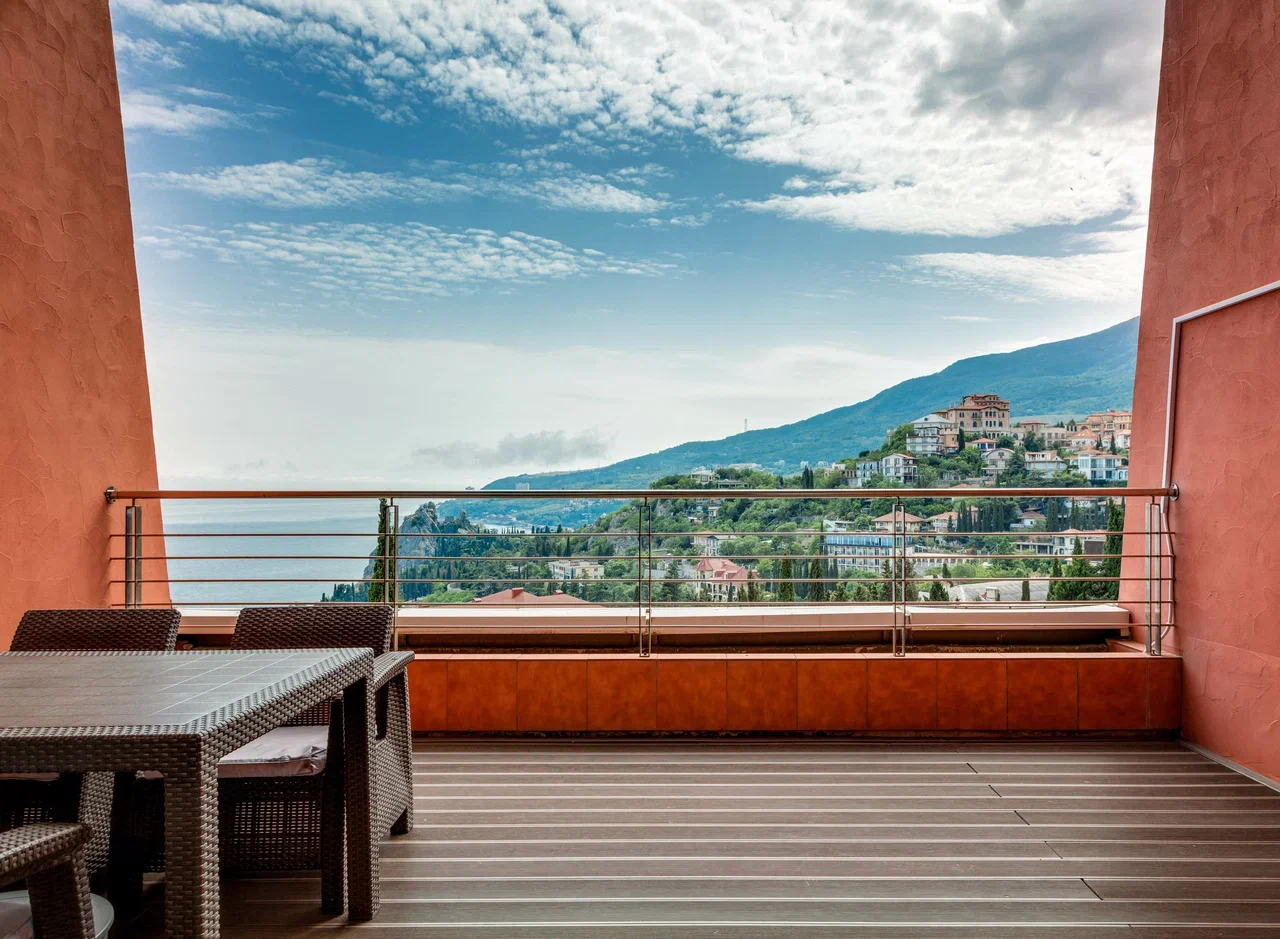 Фото Фамилия Делюкс