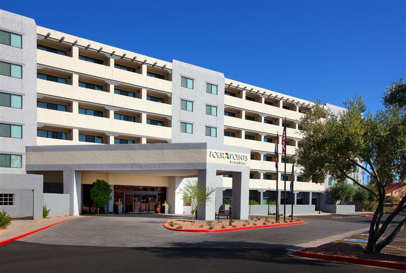 Гостиница Four Points by Sheraton Phoenix South Mountain