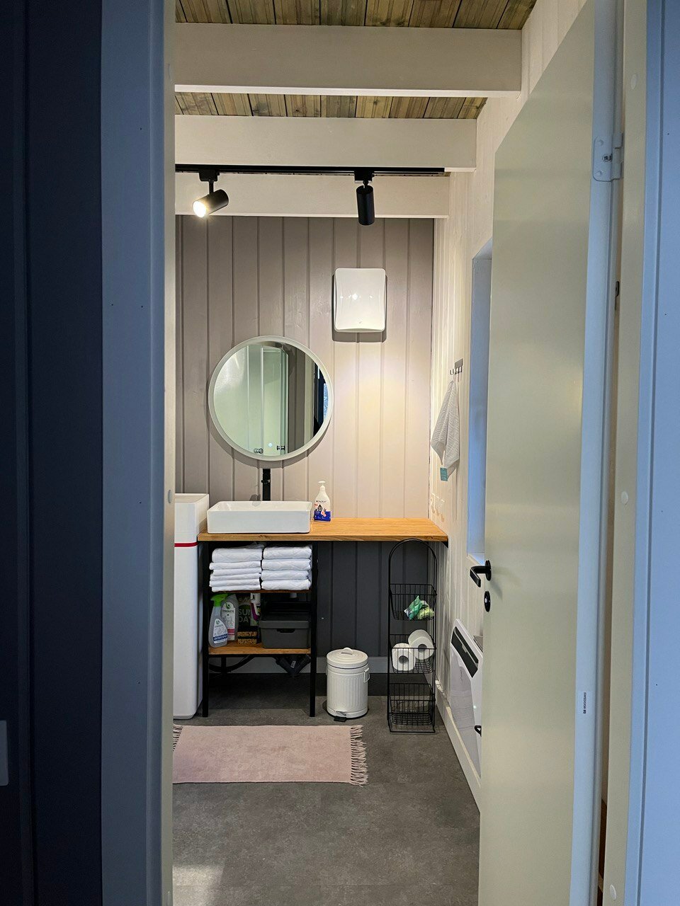 Фото Барн Hide Forest