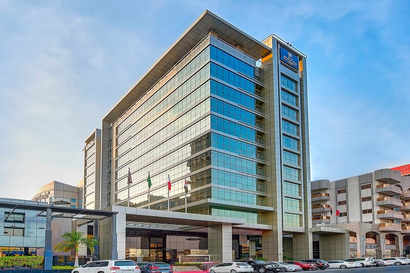 Гостиница Royal Continental Hotel в Дубае