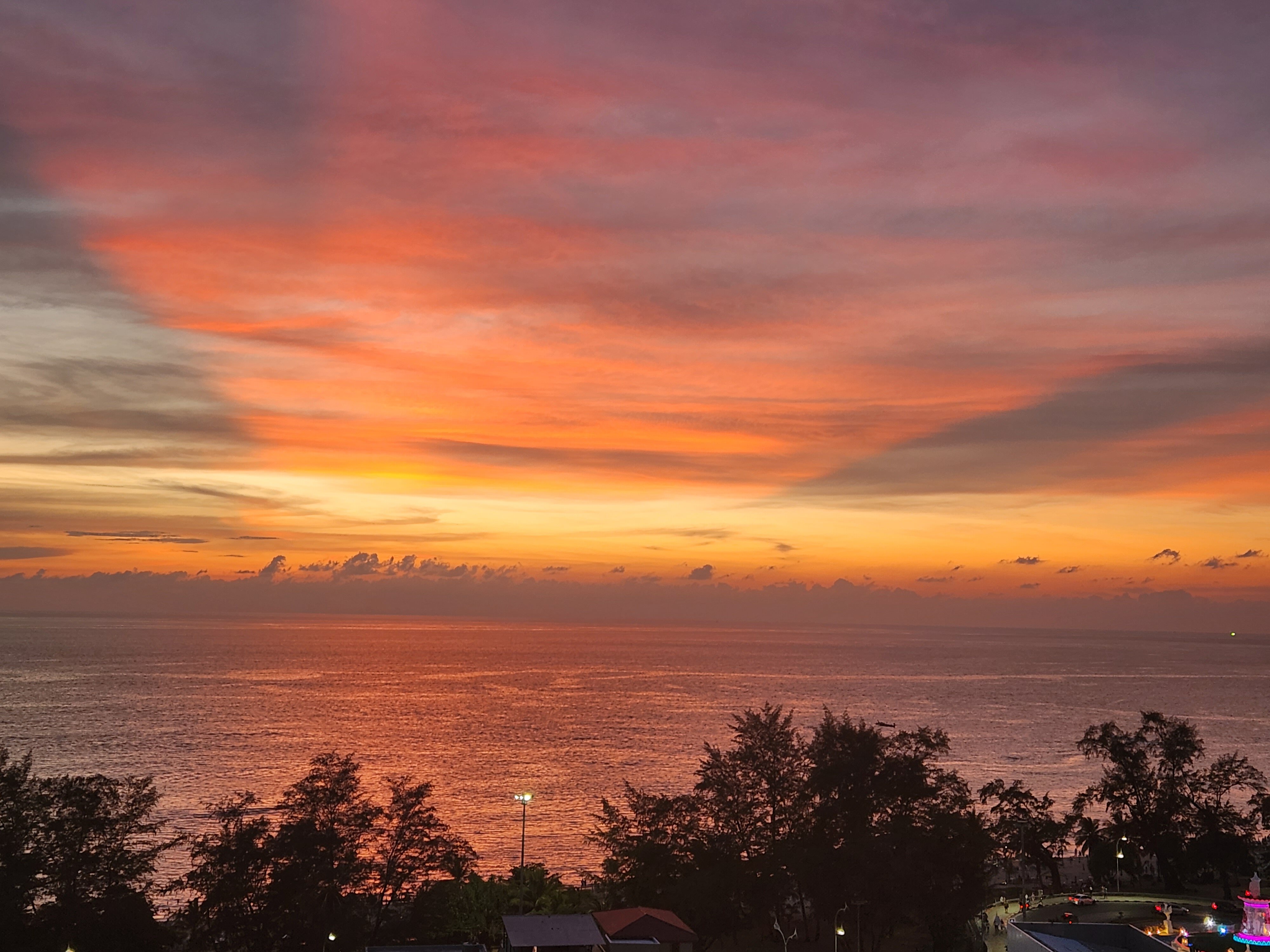 Фото Waterfront Suites Phuket by Centara