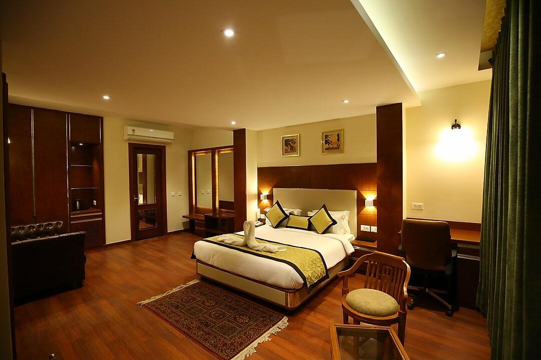 Фото The IC's Hotel