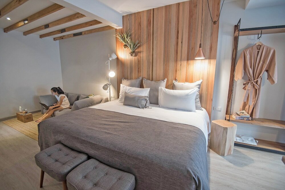 Фото Family Tree Hotel