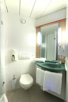 Фото Brit Hotel Calais Hauts de France