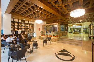 Гостиница Yatri Suites & SPA