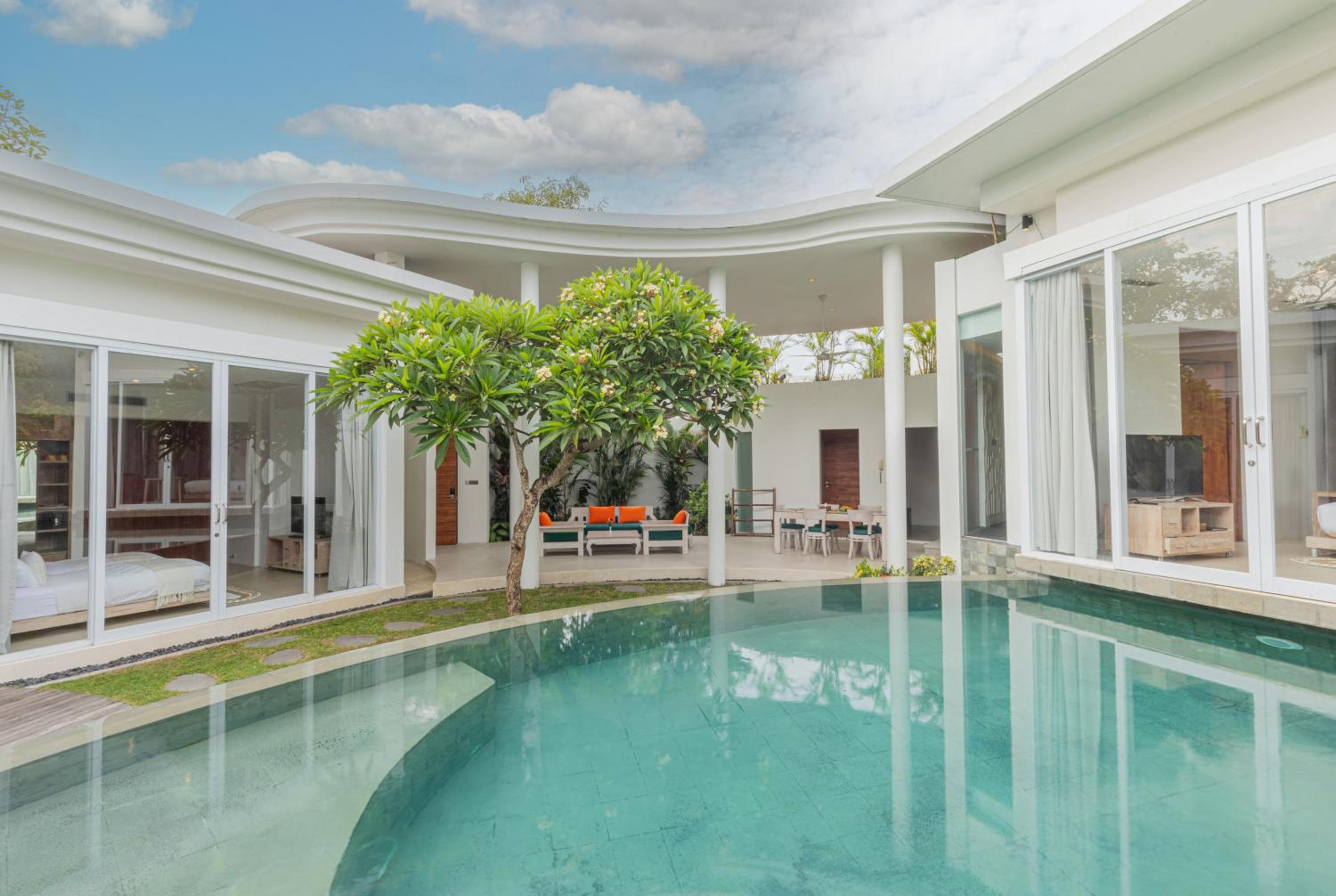 Фото Taman Mesari Luxury Villas-Seminyak